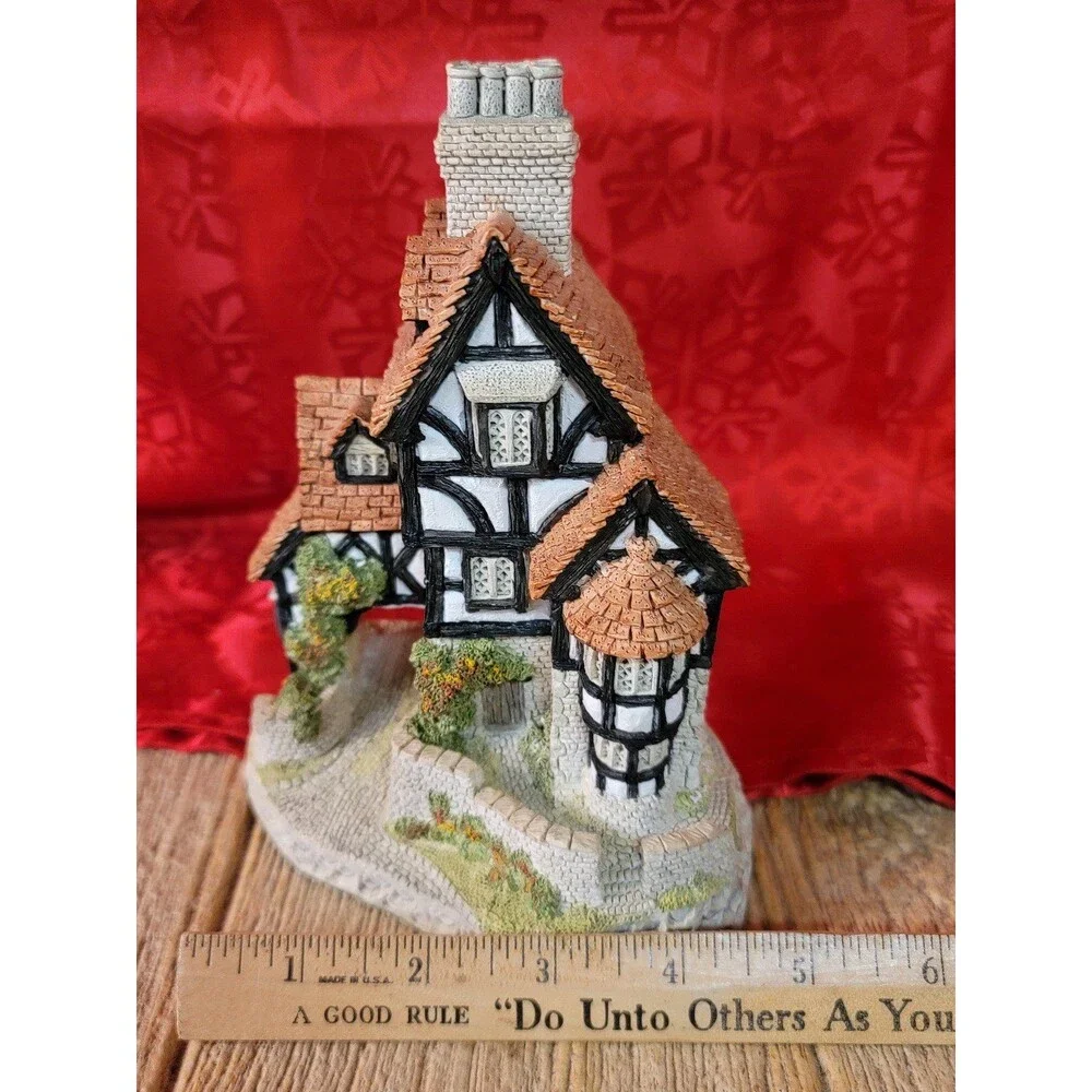 David Winter Cottages Squires Hall 1985